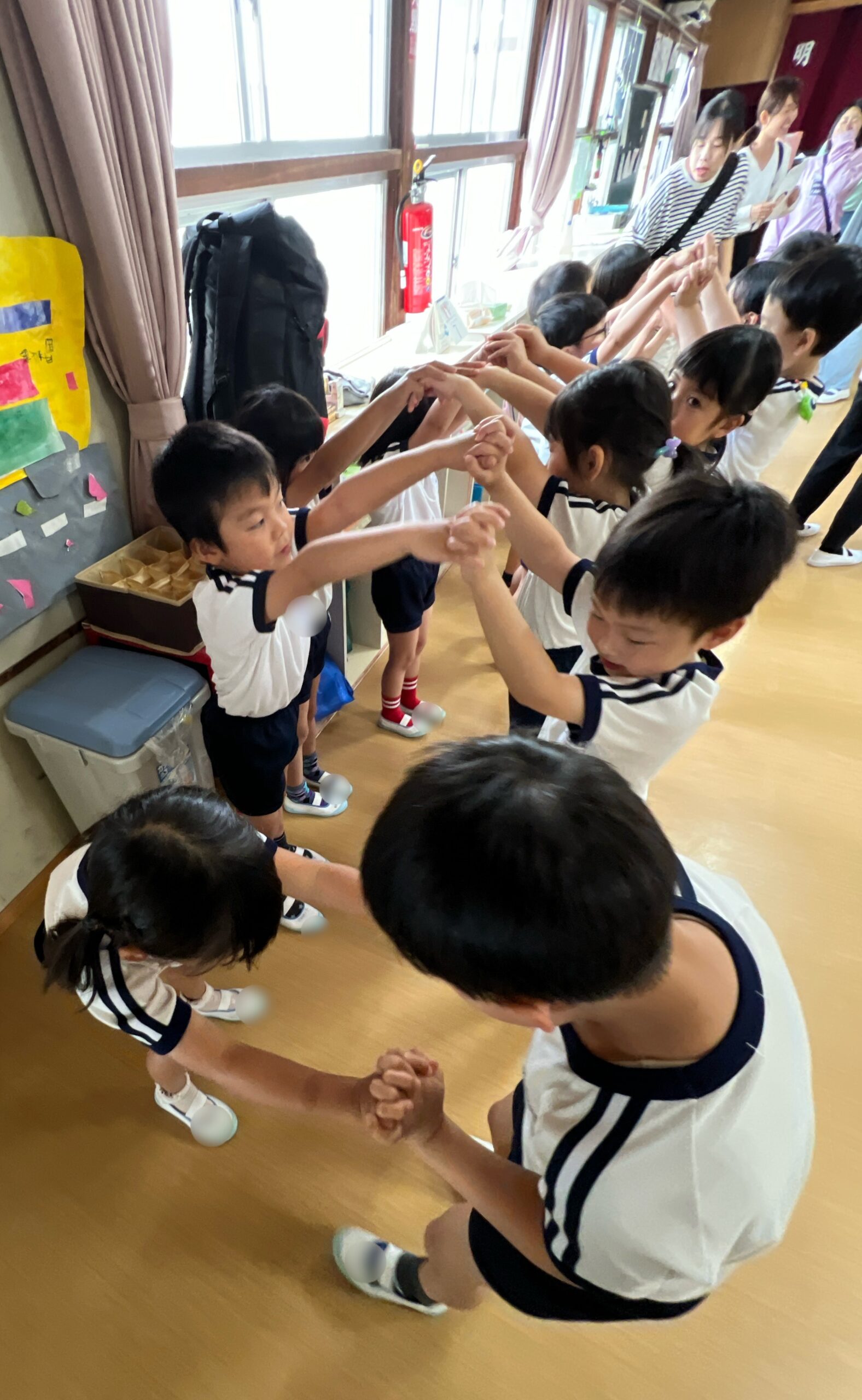 5月7日の様子。（年長母の日会）